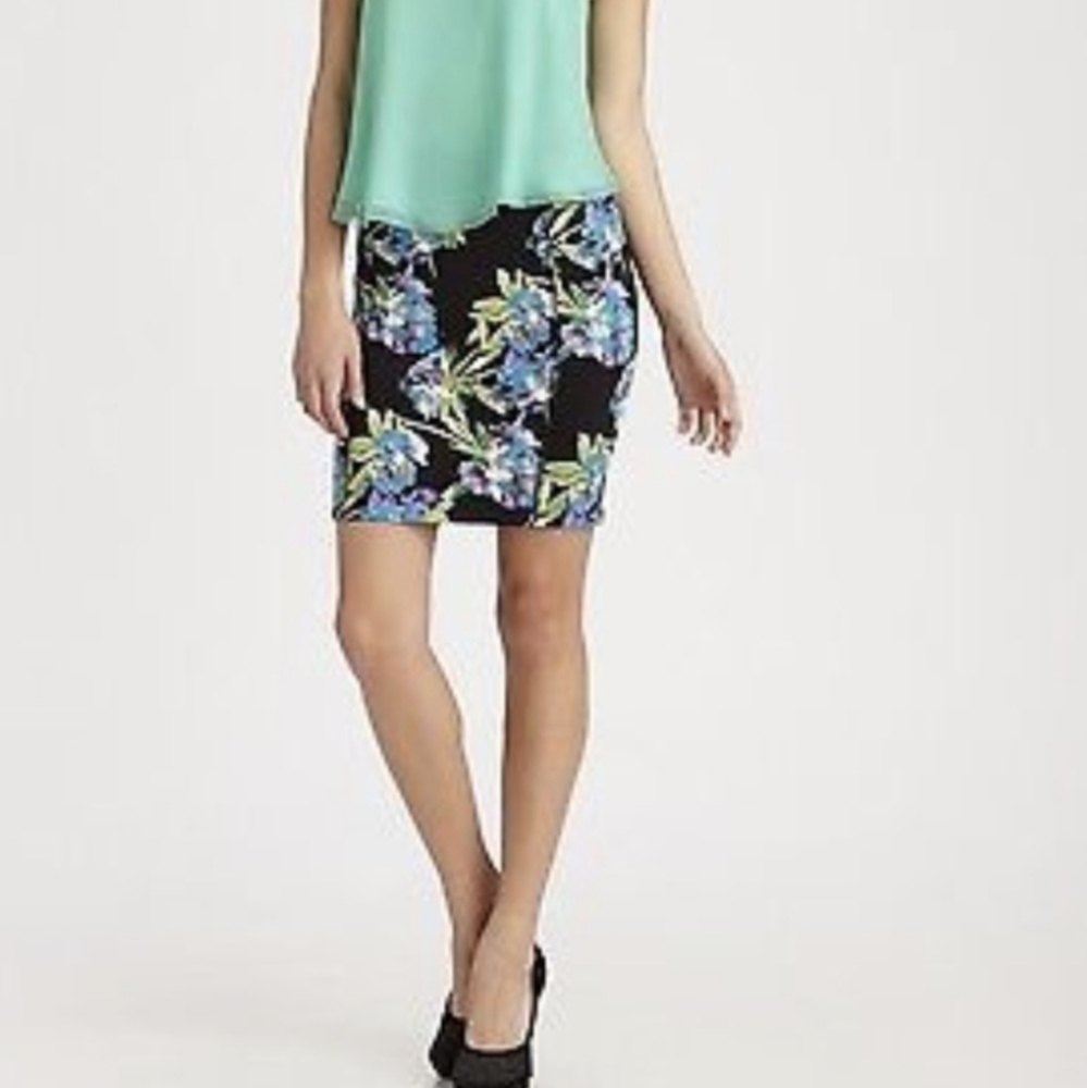 Elizabeth & James Womens Mini Skirt Cottagecore Bold Floral Scuba Fairy Medium